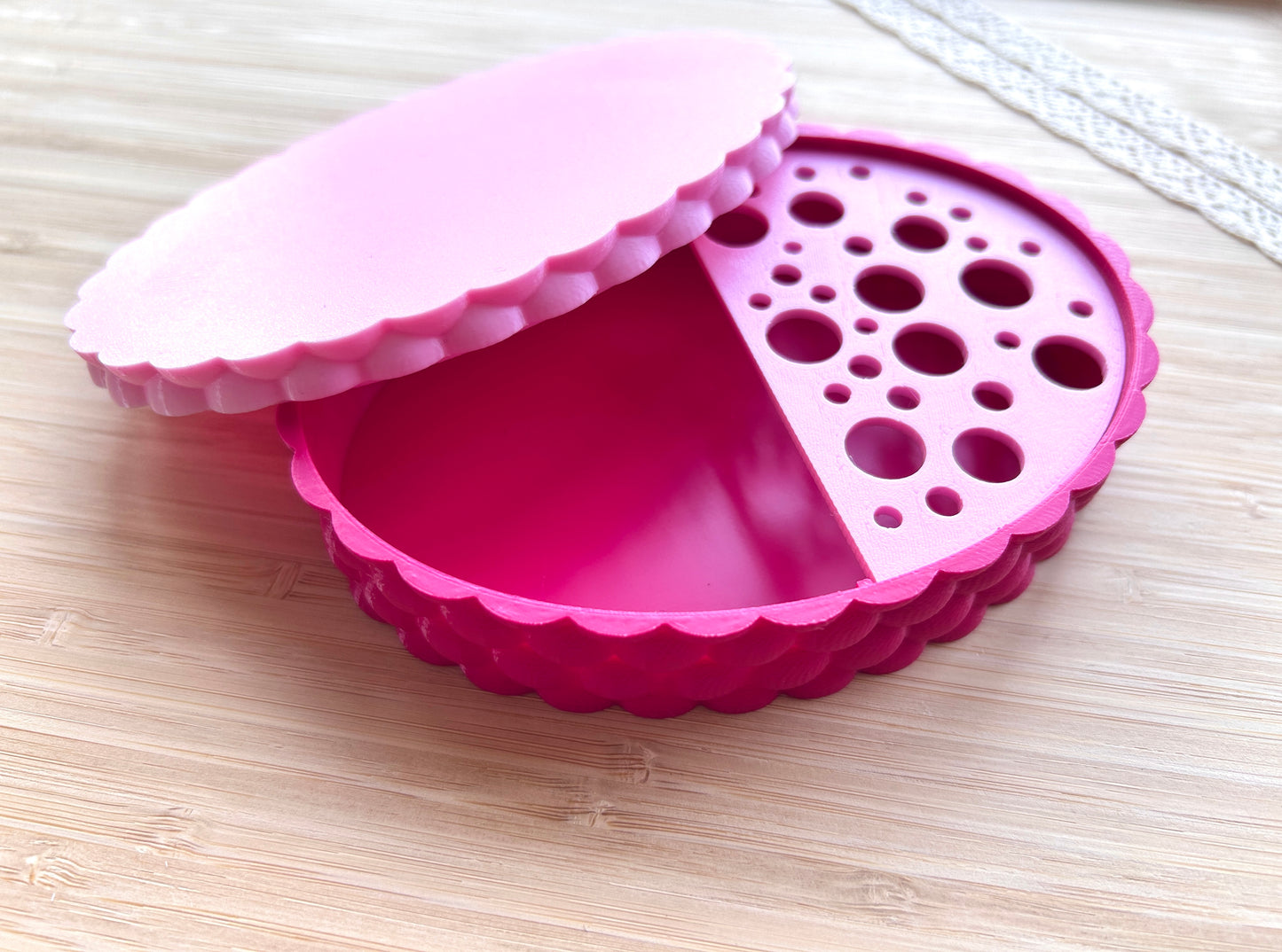 Starch tapper box with lid for polymer clay artists, Storage tool for polymer clay artists
