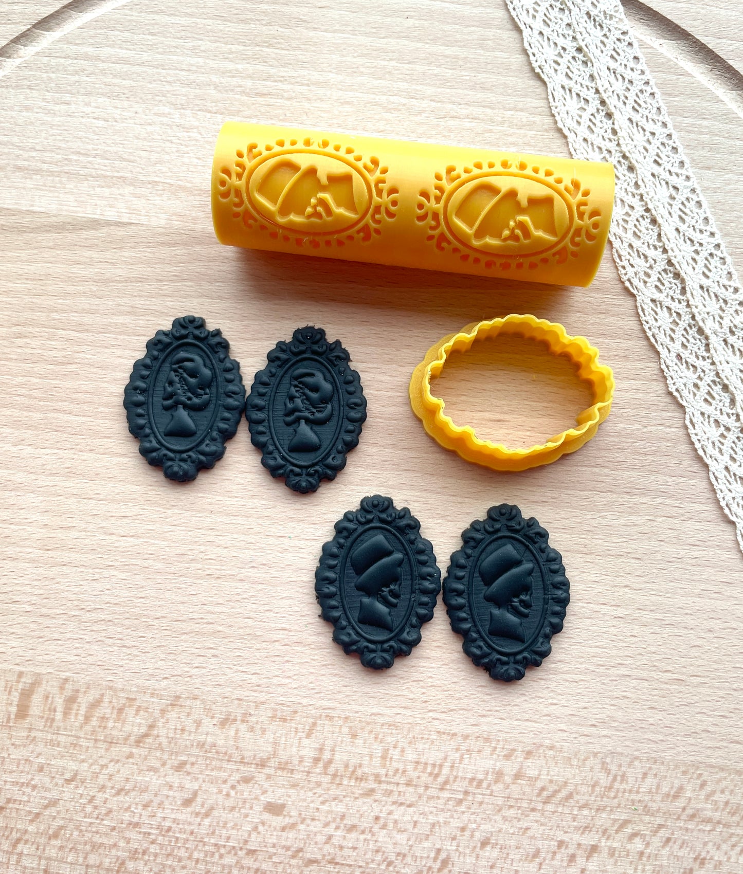 Halloween portrait texture roller with a clay cutter, Pattern roller for polymer clay