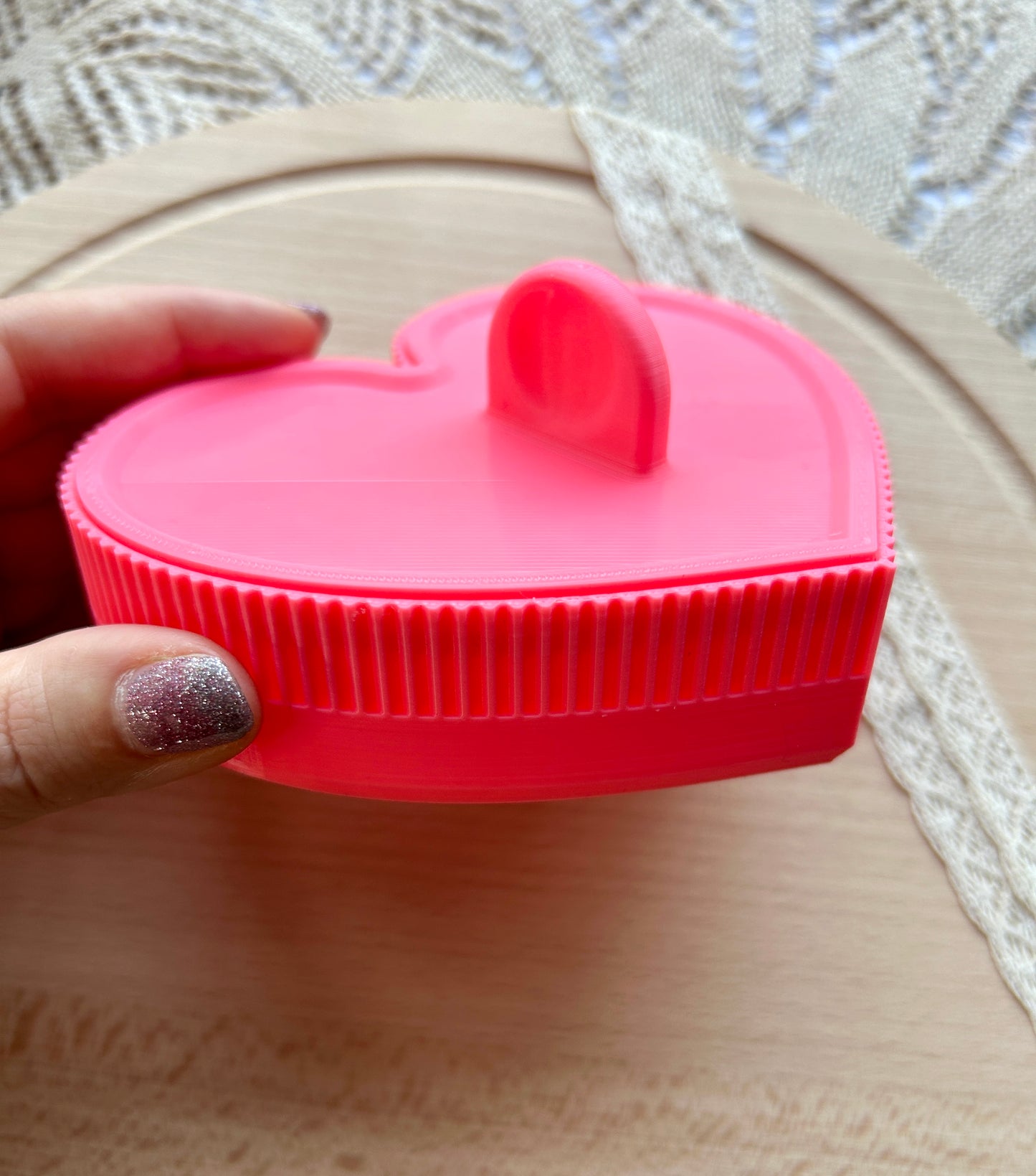 Heart-shaped starch tapper box with lid for polymer clay artists, Storage tool for polymer clay artists