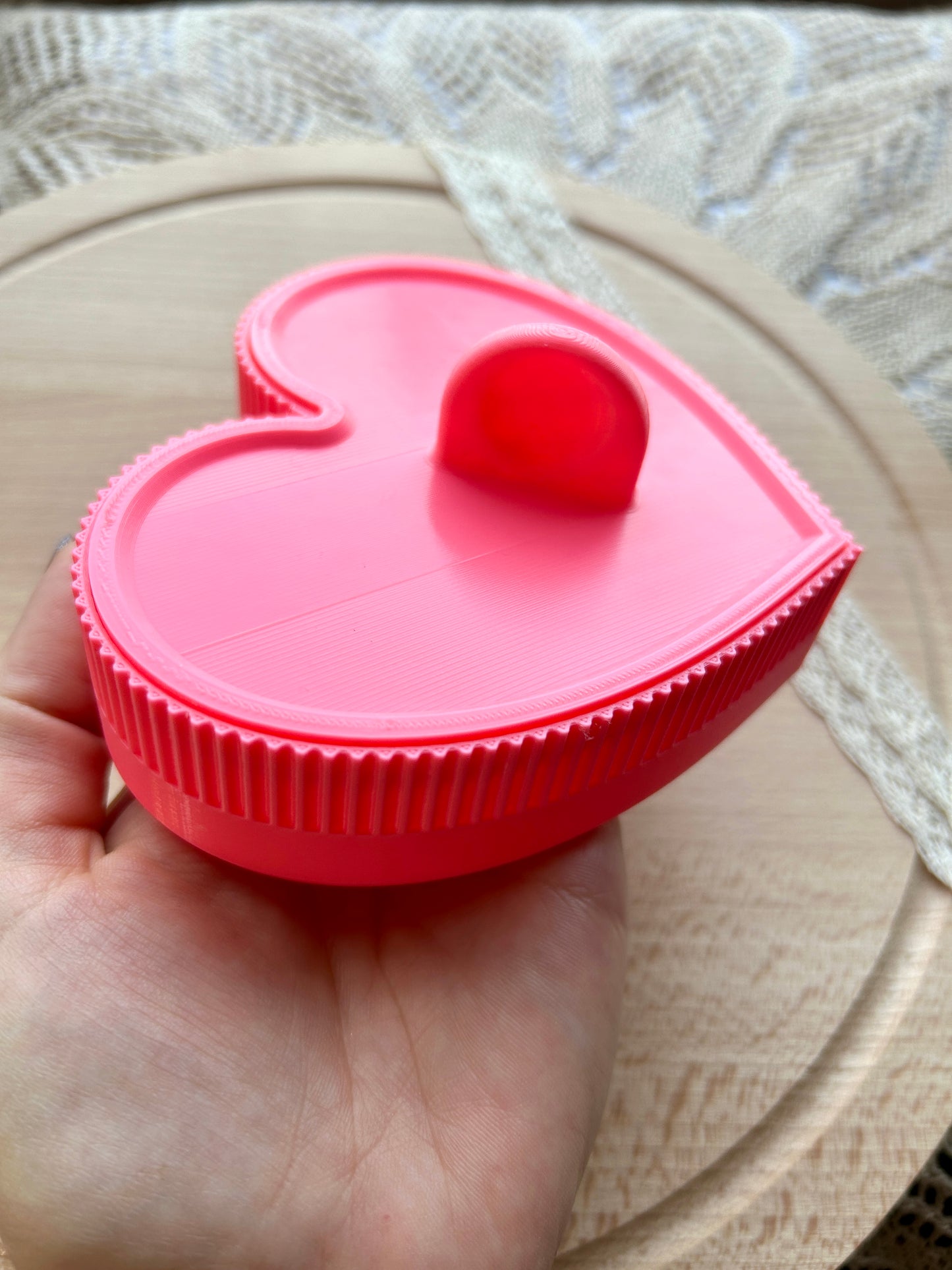 Heart-shaped starch tapper box with lid for polymer clay artists, Storage tool for polymer clay artists