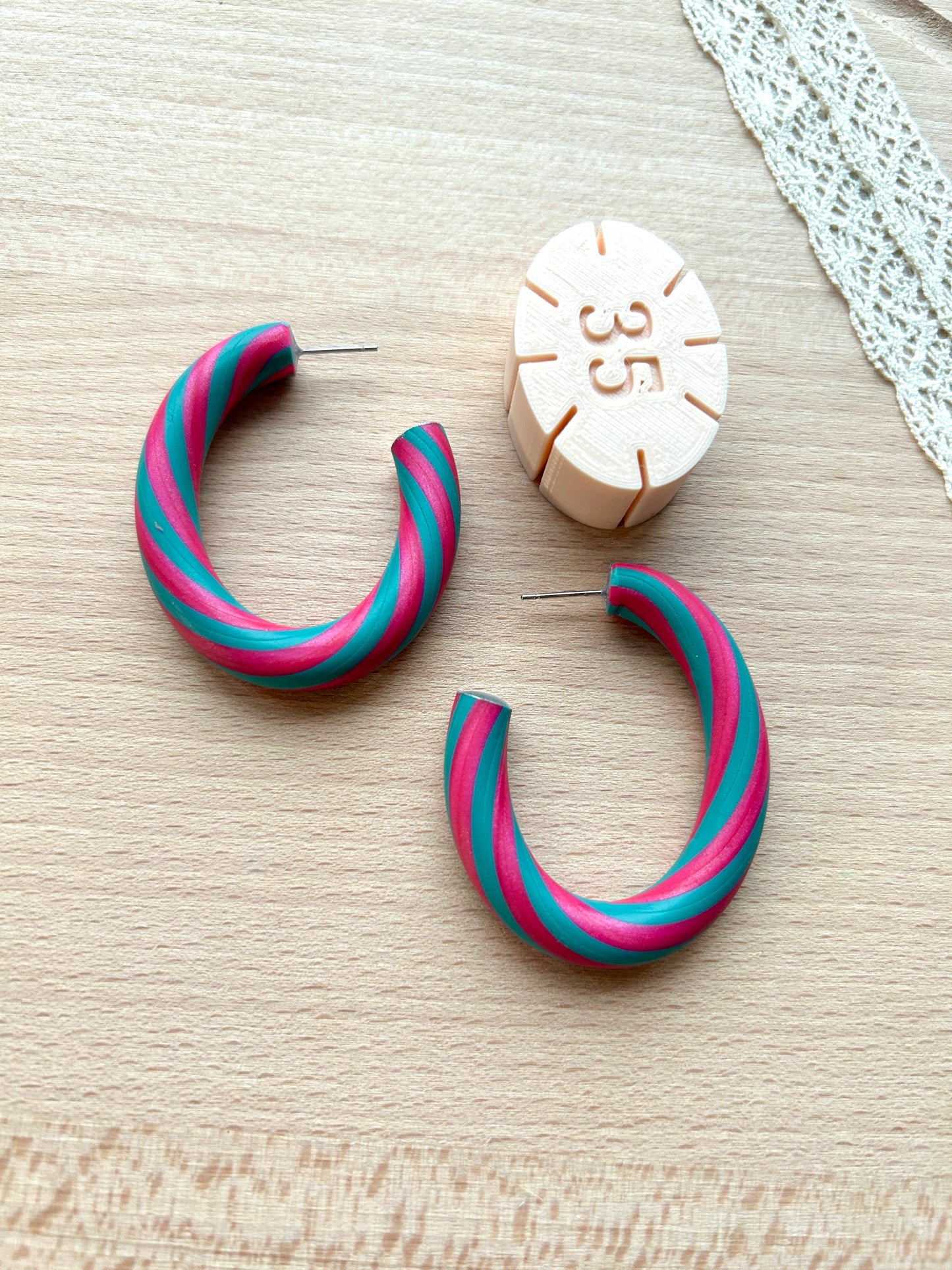 Oval hoop earring guides for polymer clay earrings