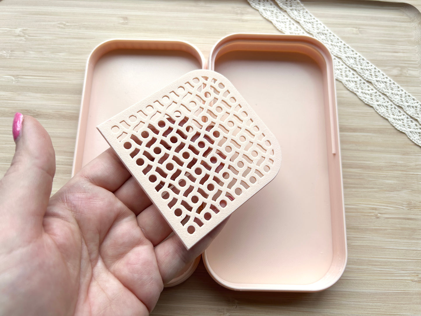 Starch tapper box with lid for polymer clay artists, Storage tool for polymer clay artists
